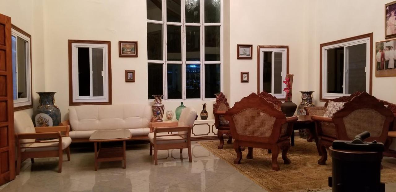 Buenavista Family Inn Tagudin Exteriör bild