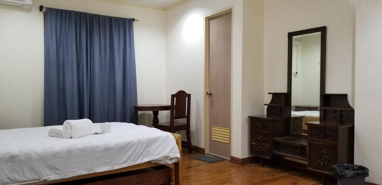 Buenavista Family Inn Tagudin Exteriör bild